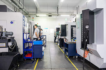 CNC-Machining-center.jpg